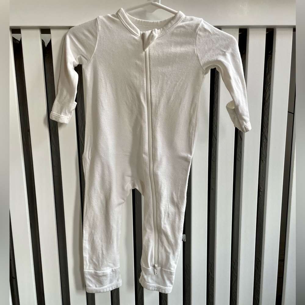 Kyte Baby Zippered Romper in Cloud